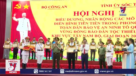 Biểu dương mô hình bảo vệ an ninh tổ quốc vùng dân tộc thiểu số