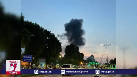 Khẩn trương khống chế đám cháy lớn tại Hà Nội
