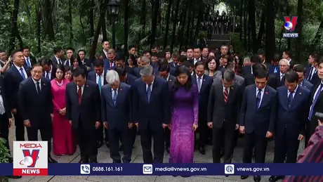 Tổng Bí thư, Chủ tịch nước dâng hương tưởng niệm Liệt sỹ Phạm Hồng Thái tại tỉnh Quảng Đông