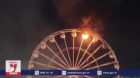 Cháy đu quay khổng lổ tại lễ hội ở Đức