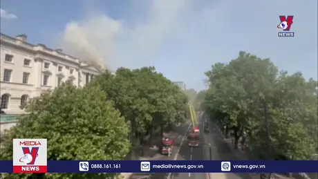 Cháy lớn tại tòa nhà Somerset House ở Anh