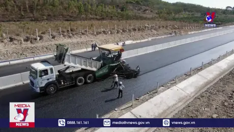 Năm 2025 sẽ khai thác 3.000 km đường bộ cao tốc