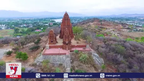 Phim tài liệu: Dệt thổ cẩm đồng bào Chăm ở Ninh Thuận