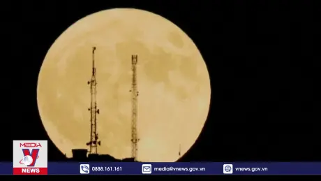 Siêu Trăng Xanh thắp sáng Trái Đất