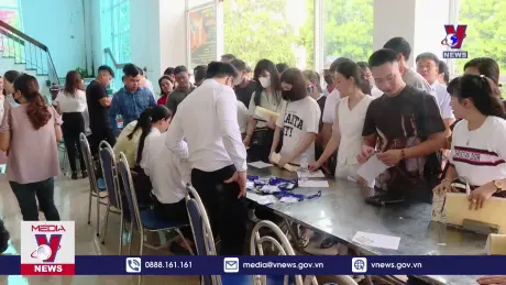 Xuyên đêm đấu giá đất tại Hoài Đức, Hà Nội