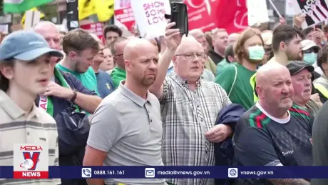 Pakistan bắt nghi phạm làm bùng phát bạo loạn ở Anh