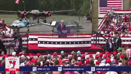 Ông D.Trump nối lại hoạt động vận động cử tri ngoài trời
