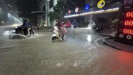 Thời tiết ngày 23/8: Thủ đô Hà Nội tiếp tục mưa dông trên nhiều khu vực