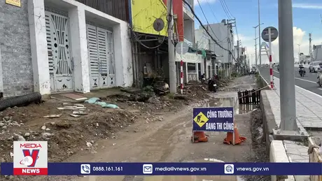 2 công nhân bị vùi lấp khi thi công cống thoát nước