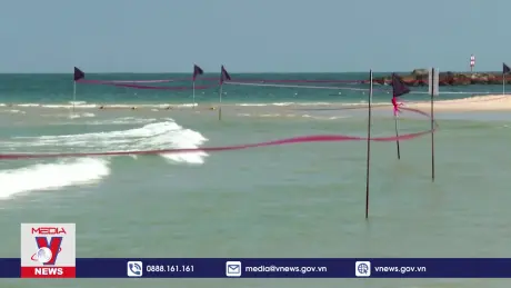 Tel Aviv mở toàn bộ 240 hầm trú bom, đóng cửa bãi biển 