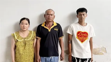 Bắt giam 3 đối tượng tổ chức đưa người xuất, nhập cảnh trái phép