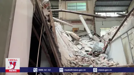 Sàn bê tông tòa nhà trung tâm TP.HCM đổ sập