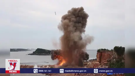 Triều Tiên thử nghiệm bệ phóng rocket đa nòng