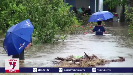 Nhiều nhà dân, cây trồng bị ngập nặng do mưa lớn