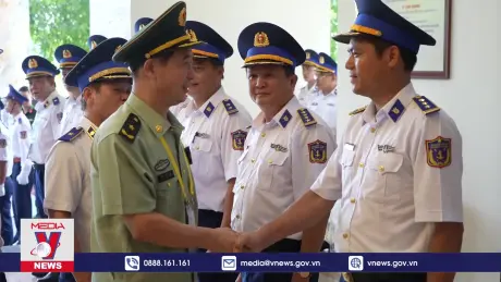 Cảnh sát biển Trung Quốc thăm Bộ tư lệnh Vùng Cảnh sát biển 1