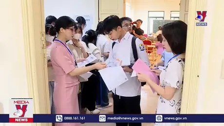Bộ Giáo dục mở lại hệ thống xác nhận nhập học