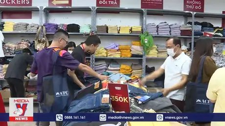 2/9 tại TP.HCM - Đón lễ, săn hàng hiệu