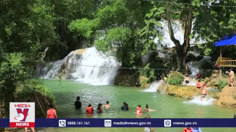 Thác Trăng hoang sơ đẹp nao lòng ở Hòa Bình