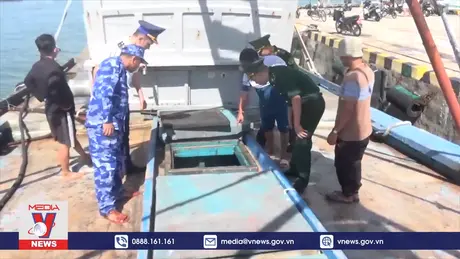 Tạm giữ tàu chở 30.000 lít dầu DO không rõ nguồn gốc