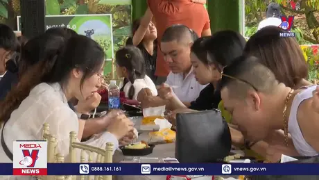 Hoạt động trải nghiệm và thưởng thức sầu riêng tại vườn thu hút du khách