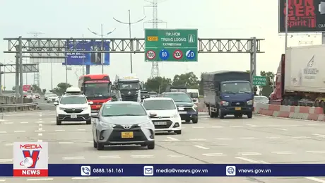 Hết nghỉ Lễ, bến xe, cửa ngõ TP.HCM đông đúc