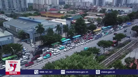 Người dân trở lại thành phố sớm để tránh ùn tắc