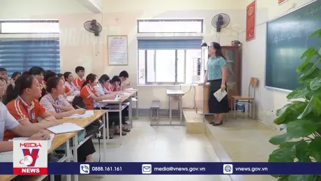 Nghịch lý, thiếu giáo viên Nghệ An vẫn tinh giản biên chế