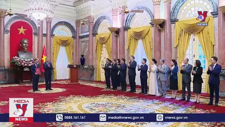 Trao Quyết định bổ nhiệm Đại sứ Việt Nam tại Lào