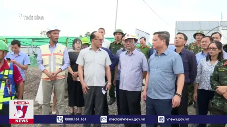 Bộ trưởng Bộ NN&PTNT kiểm tra công tác ứng phó bão tại Thái Bình