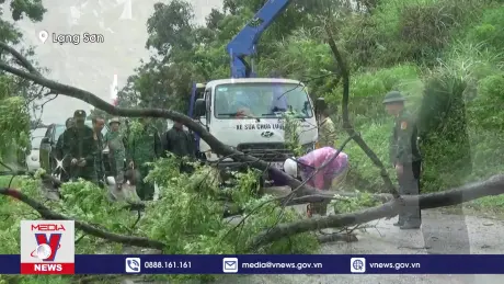 BĐBP Lạng Sơn giúp dân phòng, chống bão số 3