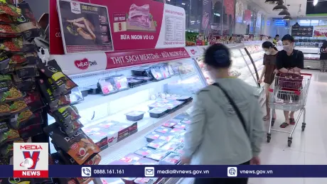 Siêu thị tăng lượng lớn hàng hóa dự trữ