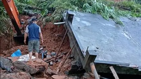 Bão số 3: Sạt lở đất làm 4 người chết, 1 người bị thương