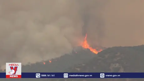 Nắng nóng gây cháy rừng khắp miền Tây nước Mỹ