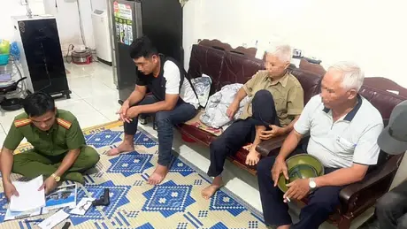 Dùng súng dọa con dâu, lộ ra tàng trữ vũ khí trái phép