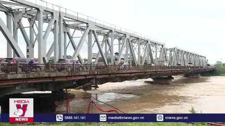 Cấm toàn bộ phương tiện qua cầu Đuống