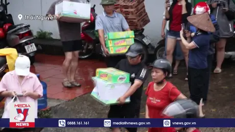 Cộng đồng chung tay hỗ trợ người dân vùng tâm lũ