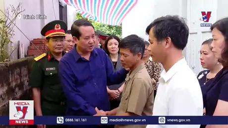 Thăm hỏi, động viên gia đình chiến sĩ hy sinh khi chống bão số 3