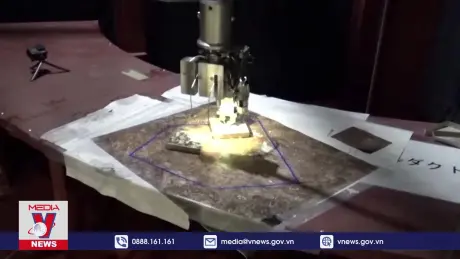 Nhật Bản thu hồi mảnh vụn hạt nhân tại Fukushima