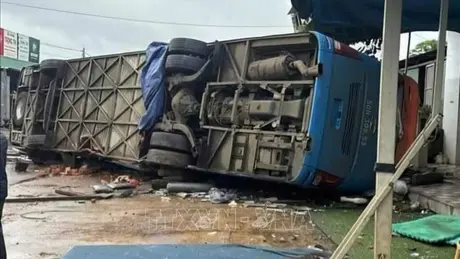 Lật xe khách ở Đắk Lắk, 4 người tử vong