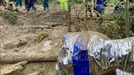 Tiếp tục sạt lở đất nghiêm trọng tại Lào Cai, 8 ngôi nhà bị vùi lấp