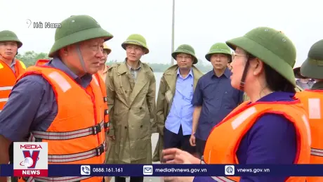 Phó Thủ tướng Thường trực kiểm tra phòng, chống lũ tại Hà Nam