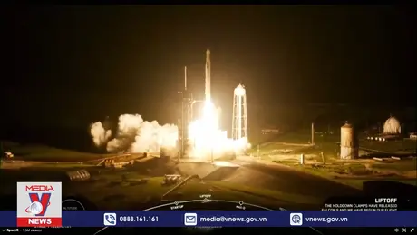 Nhóm du hành tư nhân đầu tiên đi bộ ngoài không gian