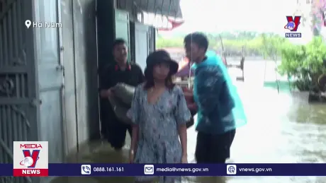 Lũ sông Đáy vượt báo động III, Hà Nam di dời hơn 1.300 hộ dân