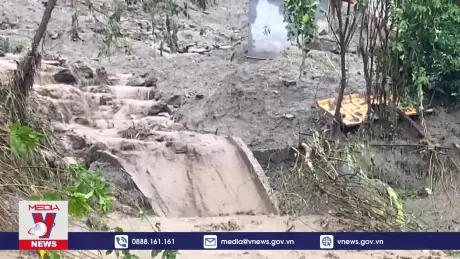 Không để học sinh vùng lũ thiếu sách