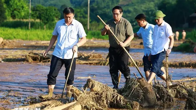 Thủ tướng Phạm Minh Chính đến Làng Nủ, chỉ đạo tìm kiếm người mất tích