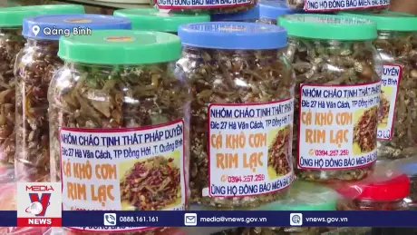 Người dân Quảng Bình ngày đêm làm đồ ăn gửi hỗ trợ đồng bào phía Bắc