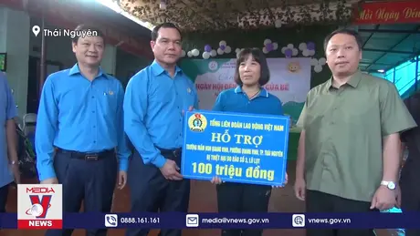 Tổng Liên đoàn lao động Việt Nam hỗ trợ người dân vùng lũ