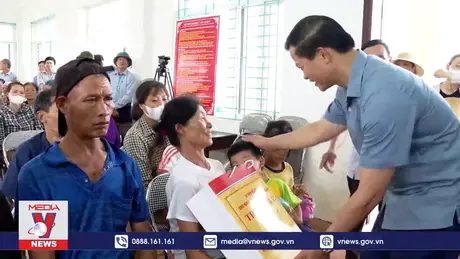 Ủy ban Kiểm tra Trung ương thăm, tặng quà nhân dân vùng lũ tại Bắc Ninh