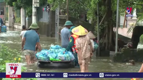 Đảm bảo an toàn thực phẩm hỗ trợ người dân vùng bão, lũ