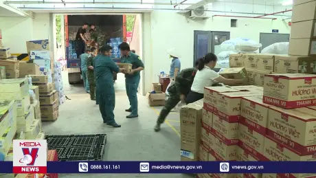 Những chuyến xe nghĩa tình hướng về đồng bào miền Bắc.